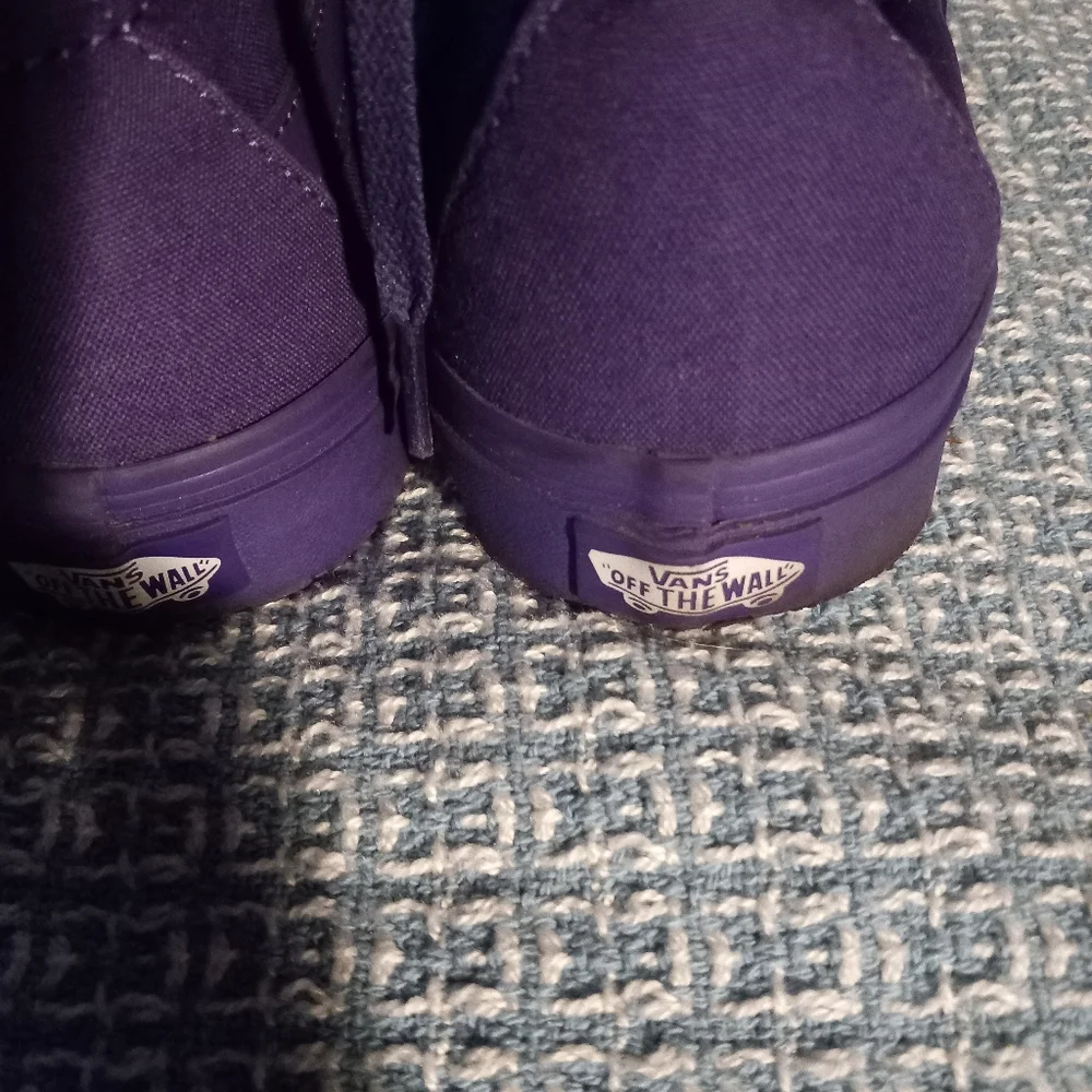 VANS  PURPLE HIGH TOP SNEAKER SIZE - Picture 9 of 15